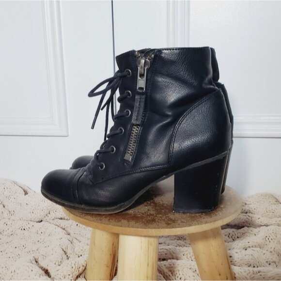 Vintage Y2K MADDEN GIRL "Whipster" Lace Up Prairie Ankle Boots - Picture 6 of 14